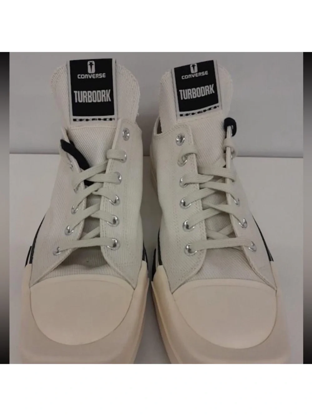 Converse TURBODRK Men’s Low-Top Sneakers in Off-White with Black Accents